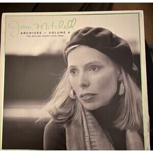 Joni Mitchell Archives, Vol. 4: The Asylum Years 1976-1980 Box Damage